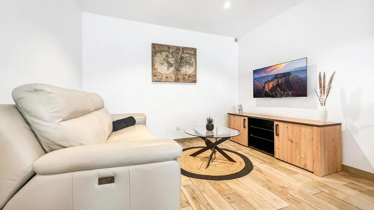 Homey Ethan - Free Parking - Terrasse Privee - Wifi Et Netflix - Jacuzzi Monnetier-Mornex 0*,  France