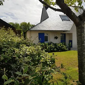 https://charmante-maison-proche-des-alignements.inbrittany.com