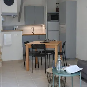 https://maison-du-1407.fr-provencehotel.com
