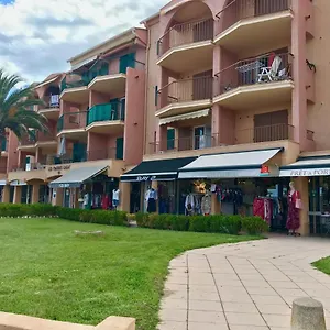 https://les-marines-dagay-studio-climatise.fr-provencehotel.com